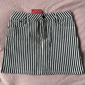 Vestique Striped Mini Skirt